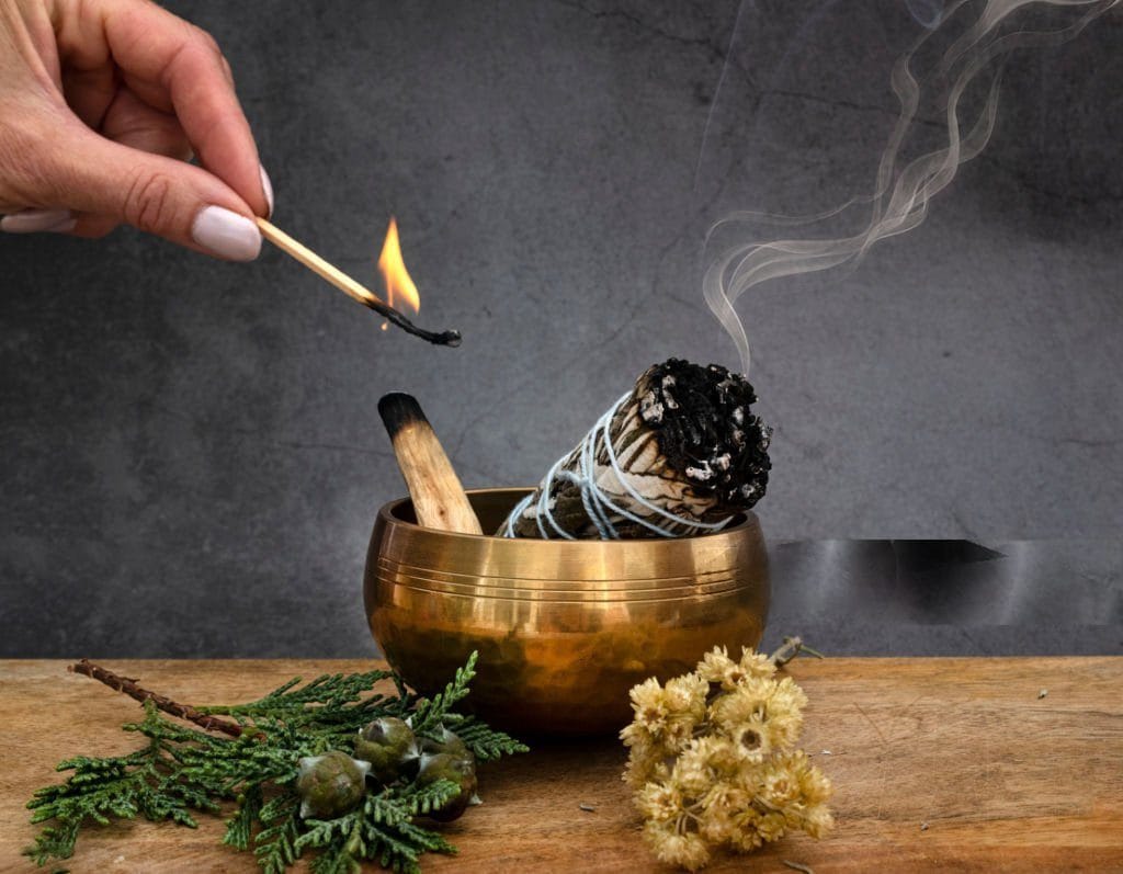 Palo Santo medžio UZDEGAMA